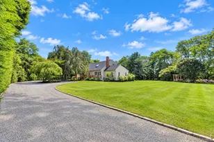 2 Tuckahoe Rd, Southampton, NY 11968 - Photo 2