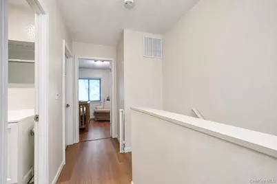 30 Hemlock Court, New York, NY 10309 - Photo 18
