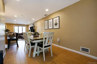 30 Hemlock Ct, New York, NY 10309 - Photo 14