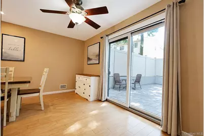 30 Hemlock Court, New York, NY 10309 - Photo 16
