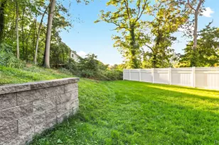 24 Belmont Rd, Sound Beach, NY 11789 - Photo 16