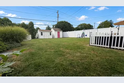 11 Lois Lane, Farmingdale, NY 11735 - Photo 14