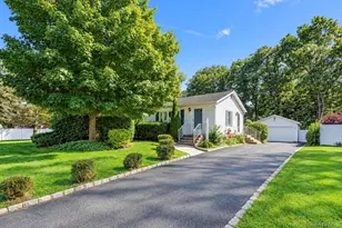 346 Jamaica Ave, Medford, NY 11763 - Photo 2