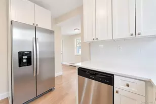 8 Burchell Blvd, Bay Shore, NY 11706 - Photo 24