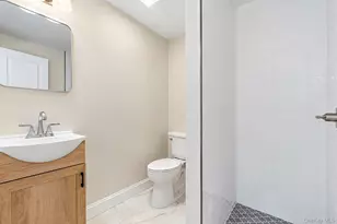 8 Burchell Blvd, Bay Shore, NY 11706 - Photo 28