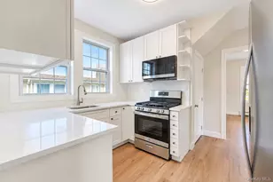 8 Burchell Blvd, Bay Shore, NY 11706 - Photo 22