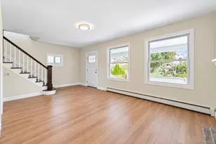 8 Burchell Blvd, Bay Shore, NY 11706 - Photo 16