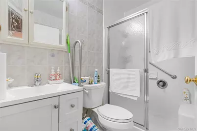230 Kearney Avenue, Bronx, NY 10465 - Photo 8