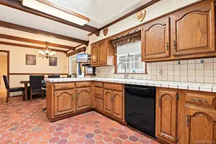 39 Orchard Ct, Woodbury, NY 11797 - Photo 16