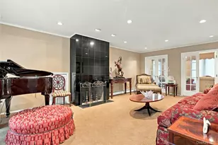 39 Orchard Ct, Woodbury, NY 11797 - Photo 10