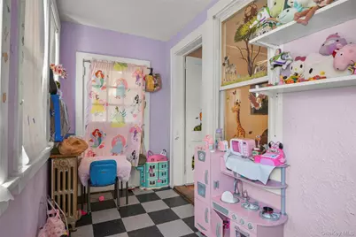 35 Charles Street, New Rochelle, NY 10801 - Photo 18