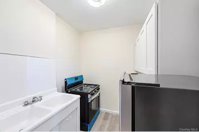 3321 Bruckner Boulevard #5G, Bronx, NY 10461 - Photo 18