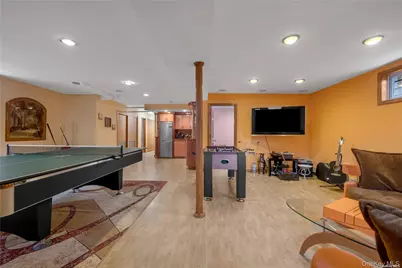 65-24 Ellwell Crescent, Rego Park, NY 11374 - Photo 22