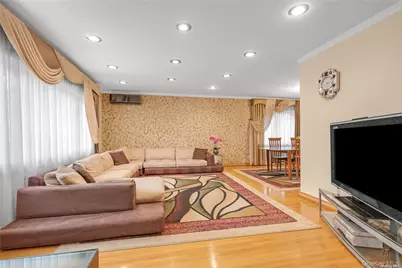 65-24 Ellwell Crescent, Rego Park, NY 11374 - Photo 6