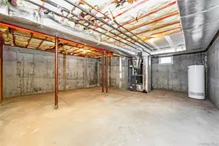 218 Kettles Ln, Medford, NY 11763 - Photo 30