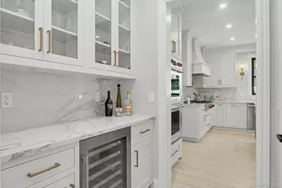 333 Lyncroft Road, New Rochelle, NY 10804 - Photo 10