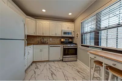 337 Mariners Way #337, Copiague, NY 11726 - Photo 10