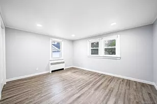 4 Oak Ln, Coram, NY 11727 - Photo 12
