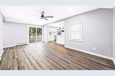 4 Oak Lane, Coram, NY 11727 - Photo 6