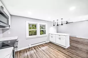 4 Oak Ln, Coram, NY 11727 - Photo 8