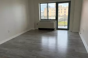136 Beach 117th St, Rockaway Park, NY 11694 - Photo 4