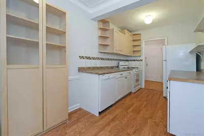 1 Broad Parkway #4L, White Plains, NY 10601 - Photo 14