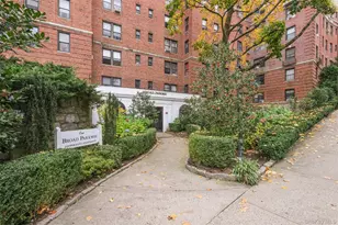 1 Broad Pkwy, White Plains, NY 10601 - Photo 2
