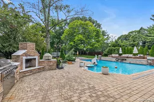 65 Threepence Dr, Melville, NY 11747 - Photo 38