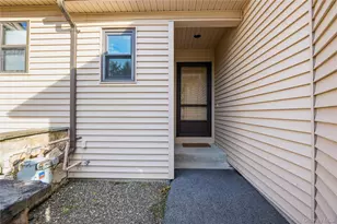 37 Hudson Watch Dr, Ossining, NY 10562 - Photo 2