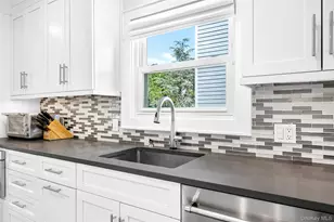 34 Smith Ave, White Plains, NY 10605 - Photo 10