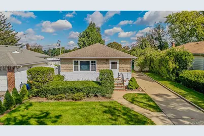 29 Prospect Avenue, Lynbrook, NY 11563 - Photo 1