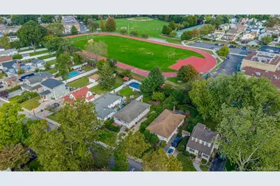 29 Prospect Avenue, Lynbrook, NY 11563 - Photo 16