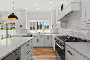 51 Willis Ave, Syosset, NY 11791 - Photo 22
