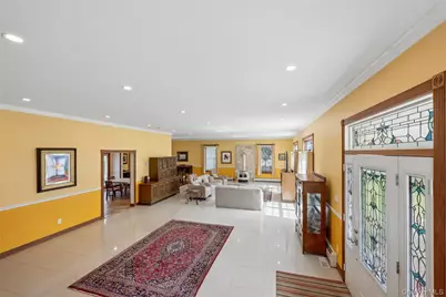 471 Southport Street, Ronkonkoma, NY 11779 - Photo 2