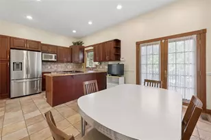 471 Southport St, Ronkonkoma, NY 11779 - Photo 8