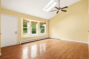 21 Lisa Ct, Shirley, NY 11967 - Photo 4