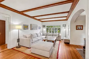 800 Washington Dr, Centerport, NY 11721 - Photo 6
