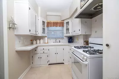 144-17 77th Avenue, Kew Gardens, NY 11367 - Photo 10