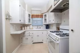 144-17 77th Ave, Kew Gardens, NY 11367 - Photo 10