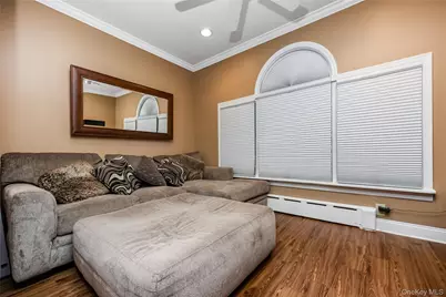 10 York Place, Williston Park, NY 11596 - Photo 6