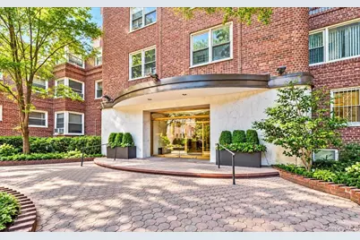 68-61 Yellowstone Boulevard #412, Forest Hills, NY 11375 - Photo 2