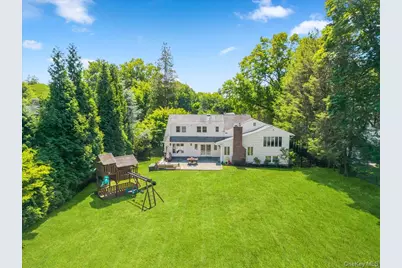 159 Wykagyl Terrace, New Rochelle, NY 10804 - Photo 2