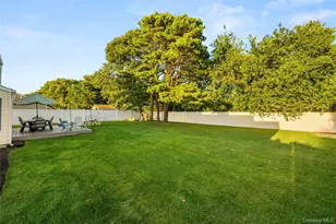 23 Blueberry Ln, Patchogue, NY 11772 - Photo 22