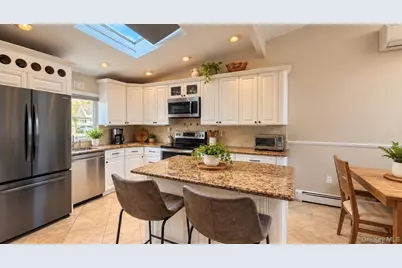 271 Twin Lane E, Wantagh, NY 11793 - Photo 8