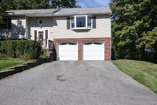 56 Mandalay Dr, Poughkeepsie, NY 12603 - Photo 2