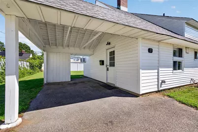 17 Berry Lane, Hicksville, NY 11801 - Photo 4