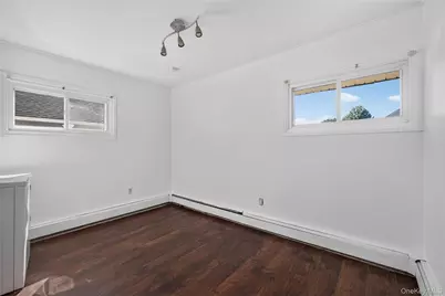17 Berry Lane, Hicksville, NY 11801 - Photo 18