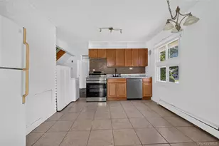 17 Berry Ln, Hicksville, NY 11801 - Photo 8