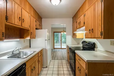7 Topaz Run, Poughkeepsie, NY 12603 - Photo 12