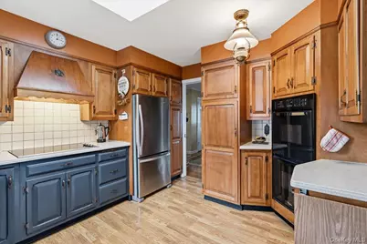 3075 Wilson Avenue, Wantagh, NY 11793 - Photo 16
